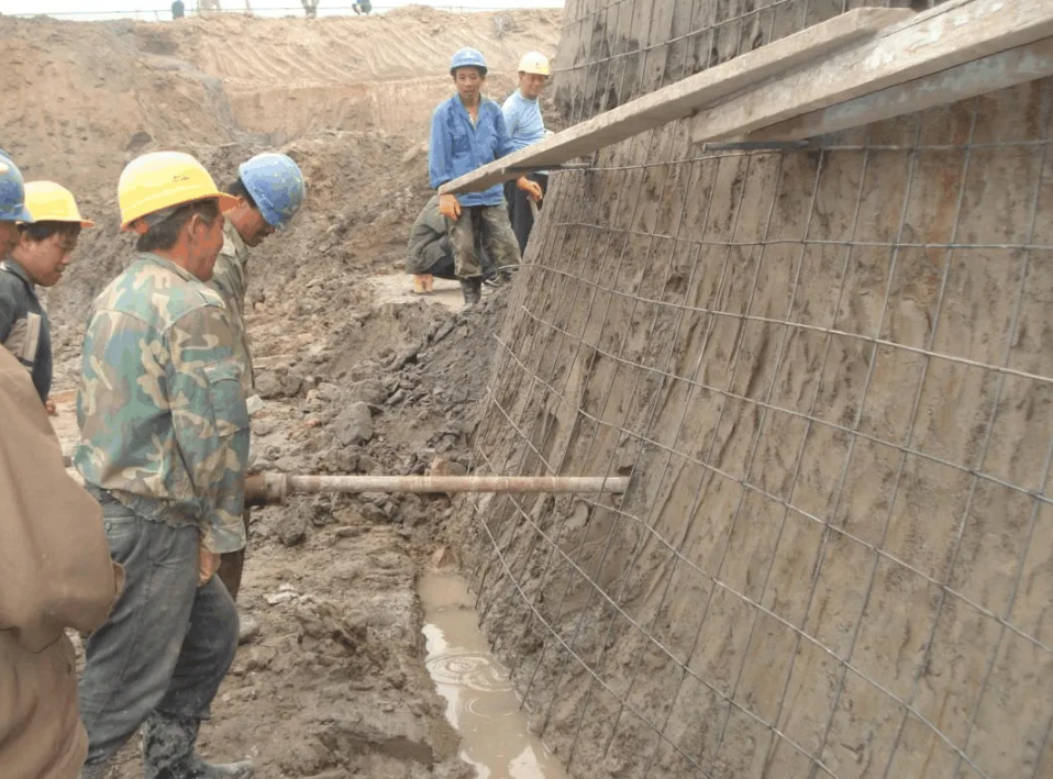 乌海常见基坑支护开挖事故的原因分析与处理方法